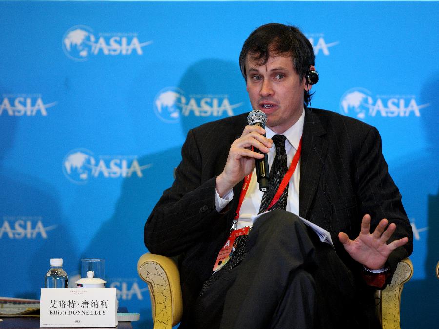 Elliott Donnelley, Chairman Emeritus of the Philanthropy Workshop West, speaks during the session of "Finding the Right One: Succession Plans of Family Businesses" at the Boao Forum for Asia (BFA) Annual Conference 2013 in Boao, south China's Hainan Province, April 8, 2013. (Xinhua/Xu Zijian) 