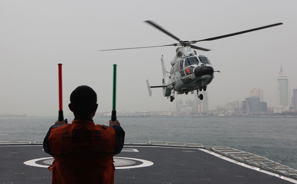 Chinese navy's warships in high-intensity coordinated-drill