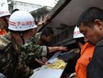 Rescue efforts under way after SW China earthquake 