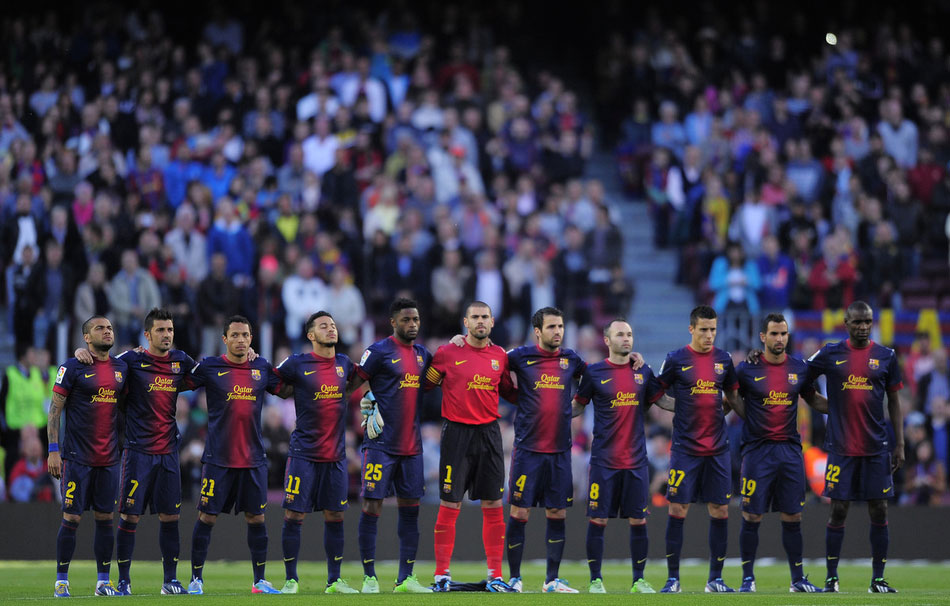 Barcelona's players observe silence for China quake victims (Photo/www.icpress.cn)