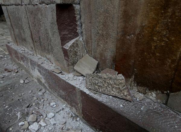 Along with the tragic loss of life in Saturday’s earthquake that hit Lushan in China’s Sichuan Province, a total of 102 cultural relic sites were also damaged.(CNTV)