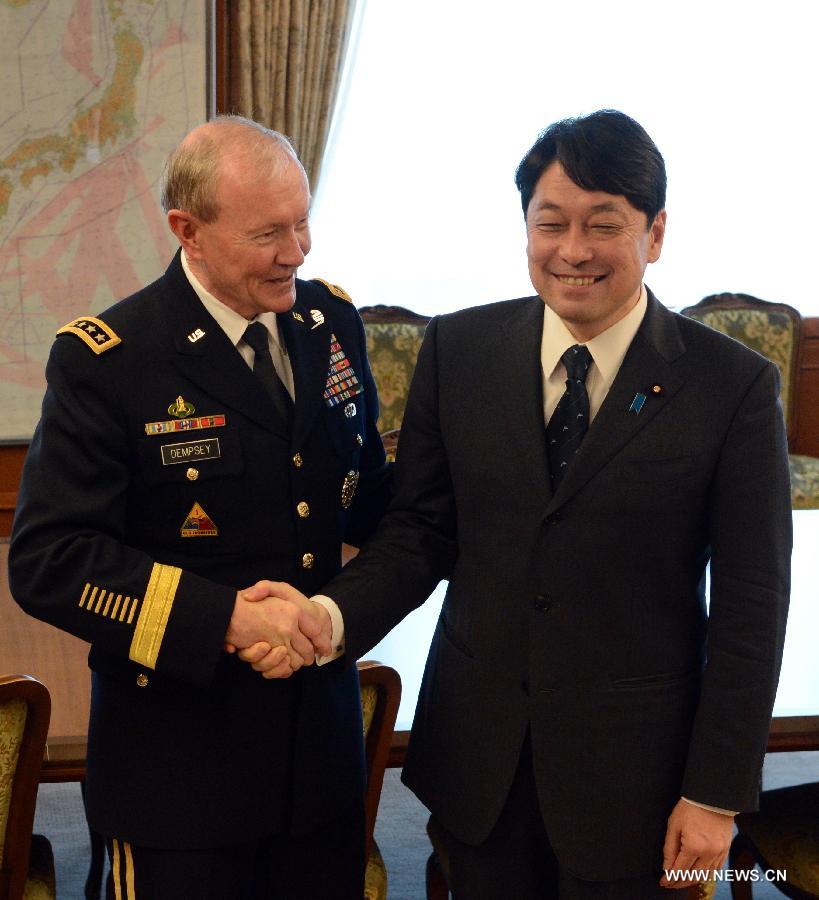 Japan's Defense Minister Itsunori Onodera (R) meets with U.S. Chairman of the Joint Chiefs of Staff Army Gen. Martin Dempsey at the Defense Ministry in Tokyo April 26, 2013.(Xinhua/Ma Ping) 