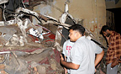 11 people killed in bomb blast in Pakistan's Karachi 