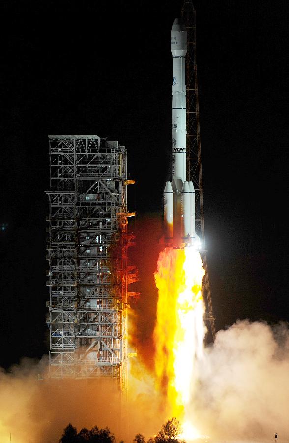 A Long March-3B carrier rocket is launched in Xichang, southwest China's Sichuan Province, May 2, 2013. China successfully sent a communications satellite, "Zhongxing-11", into orbit with a Long March-3B carrier rocket launched from the Xichang Satellite Launch Center on Thursday. (Xinhua/Han Yuqing) 