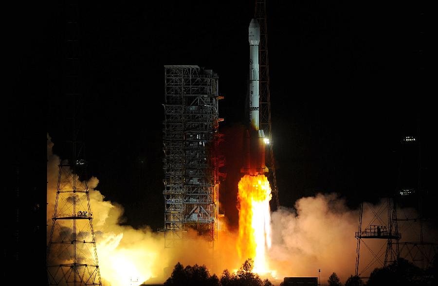 A Long March-3B carrier rocket is launched in Xichang, southwest China's Sichuan Province, May 2, 2013. China successfully sent a communications satellite, "Zhongxing-11", into orbit with a Long March-3B carrier rocket launched from the Xichang Satellite Launch Center on Thursday. (Xinhua/Han Yuqing) 