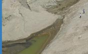 Water level of Hanjiang River keeps declining 