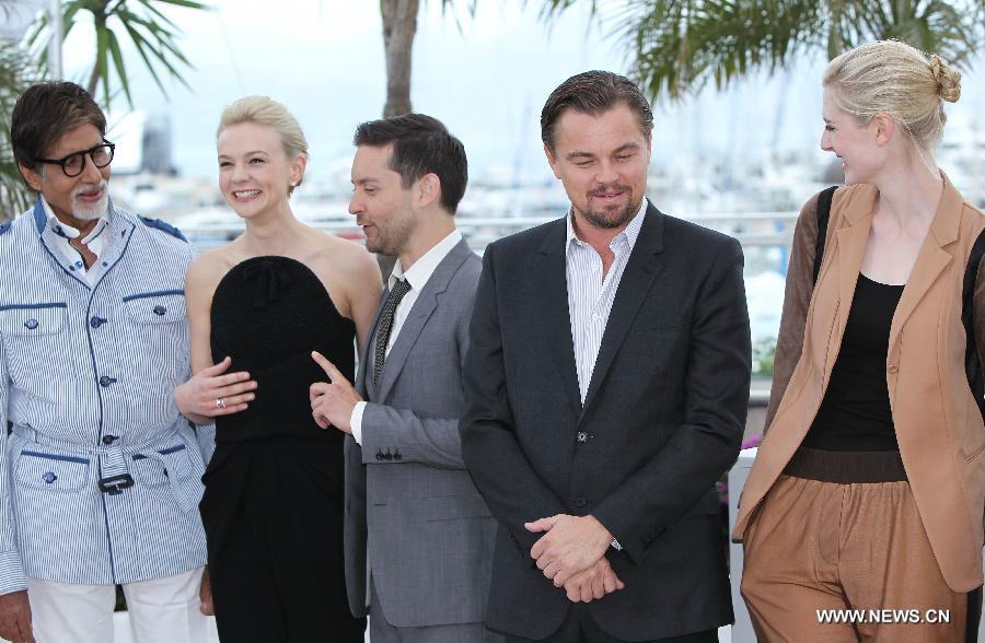 U.S. actor Leonardo DiCaprio (2nd R)poses during the photocall for Australian film "The Great Gatsby" at the 66th Cannes Film Festival in Cannes, southern France, May 15, 2013. (Xinhua/Gao Jing) 
