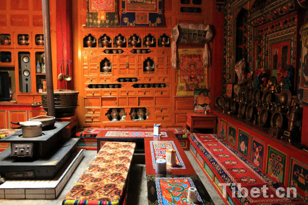 The kitchen in the villagers' house is full of distinctive Tibetan characteristics. [Photo/China Tibet Online]