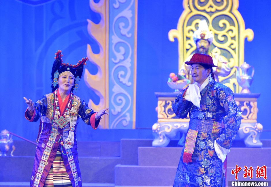 Actors perform the adaption of Padma Obar, one of the eight traditional Tibetan operas, in Lhasa on June 8, 2013. [Photo/Chinanews.com]