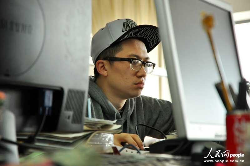 Ren Yingjing works as an editor at a publishing firm. (People’s Daily Online/ Sun Bowen)