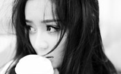 Yuan Shanshan in black and white photos
