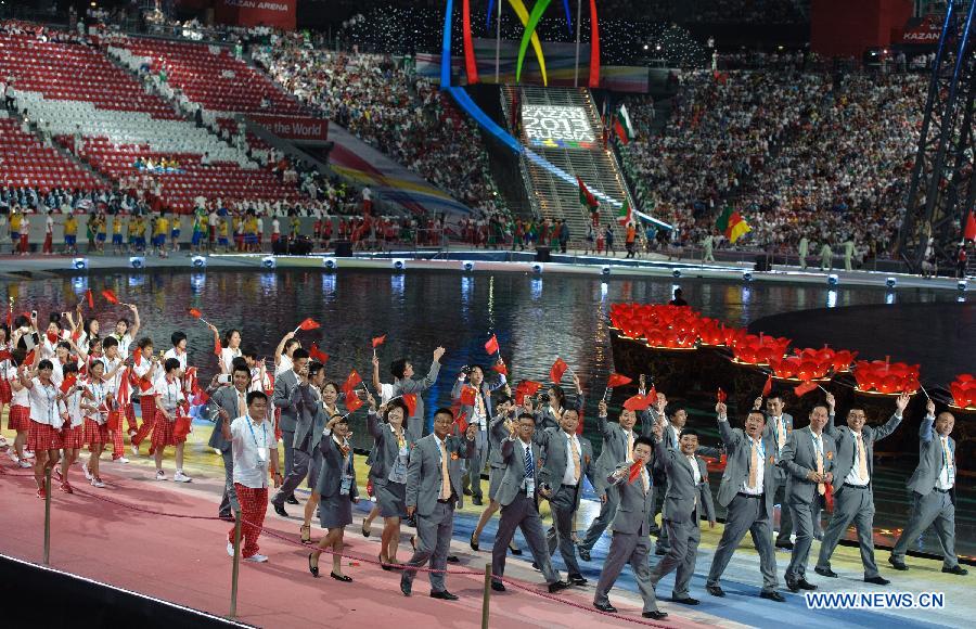 Chinese Delegation enters the stadium during the opening ceremony of the Summer Universiade in Kazan, Russia, July 6, 2013. (Xinhua/Jiang Kehong) 