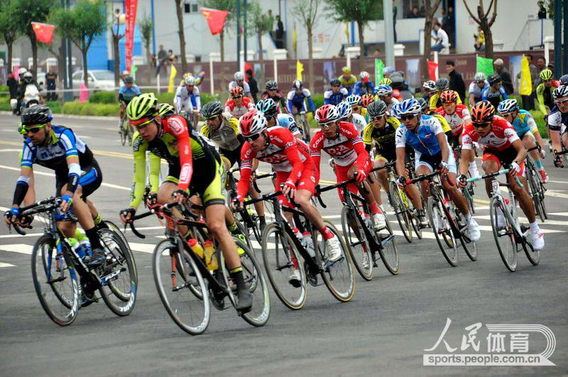 Wonderful moments of 2013 Tour of Qinghai Lake. (People's Daily Online)