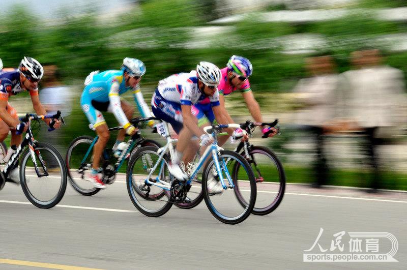 Wonderful moments of 2013 Tour of Qinghai Lake. (People's Daily Online)