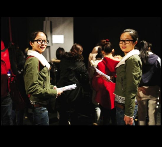 Twins Liu Tian and Liu Yu missed an arts school examination, but became popular on the Internet because of their cute appearance.  (Photo/ zjol.com.cn)