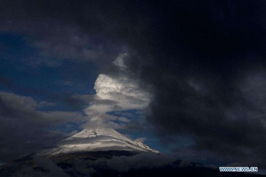 The Popocatepetl Volcano is seen in Santiago Xalitzintla locality, in San Nicolas de los Ranchos municipality, state of Puebla, central Mexico, on July 13, 2013. According to Mexican authorities, during the last 24 hours the Popocatepetl Volcano registered 38 exhalations, some ash emissions and high frequency and low amplitude tremors. (Xinhua/Guillermo Arias)
