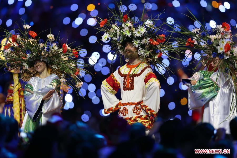 Artists perform at the closing ceremony of the 27th Universiade students Games in Kazan, 720 kilometers east of Moscow on July 17, 2013. (Xinhua/Meng Yongmin)
