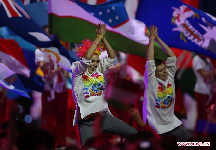 Artists perform at the closing ceremony of the 27th Universiade students Games in Kazan, 720 kilometers east of Moscow on July 17, 2013. (Xinhua/Jiang Kehong)