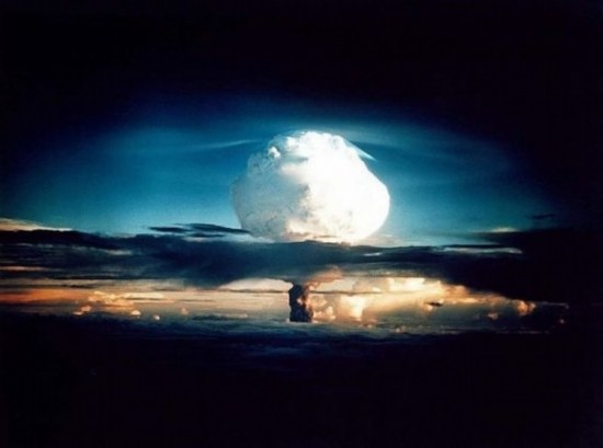 Astonishing nuclear explosions in history: Life Magazine  (25)