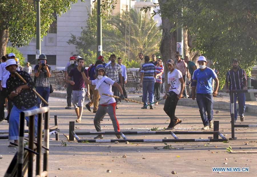 4 killed in clashes between pro-, anti-Morsi protesters in Egypt