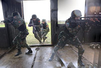 Peace Mission-2013 China-Russia joint drill underway 