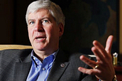US Governor Rick Snyder's big 'Chinese dream'
The Republican Governor of the United States Rick Snyder speaks to People's Daily Online Business Channel about his "Chinese dream" — establishing a good partnership relationship with China and attracting more Chinese investment to the US state of Michigan.