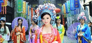 Five 'goddesses of wealth' wanted in Hunan, C China