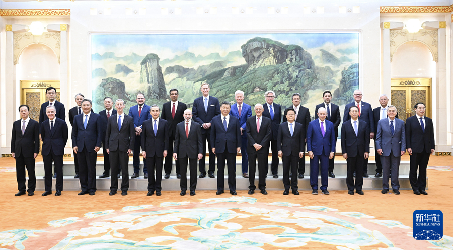 Chinese President Xi Jinping meets with representatives of the US business, strategic and academic communities at the Great Hall of the People in Beijing, capital of China, March 27, 2024. Photo: Xinhua